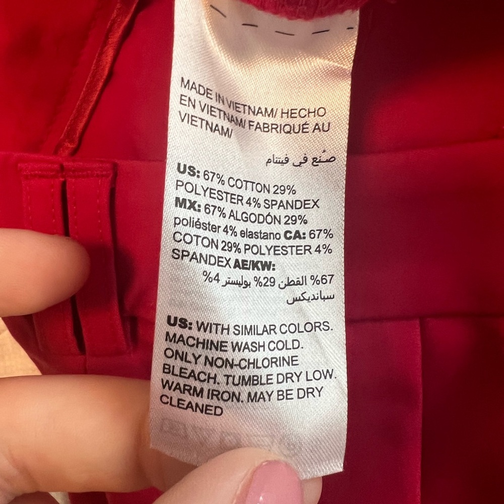 WHBM 5” red stretch shorts - Picture 4 of 7